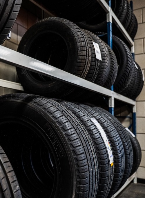 Home Subpage Image Bandenservice | V&L Car Service
